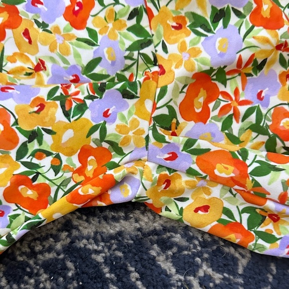 NWOT Zara Multicolor Floral Shorts sz small - Picture 3 of 3